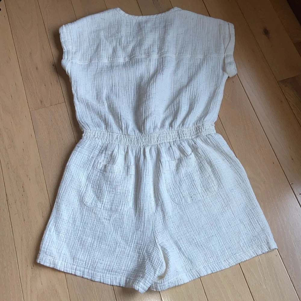 Lou & Grey Triple Cloth Romper, Size S, EUC- Ivory multi color/ speckled print